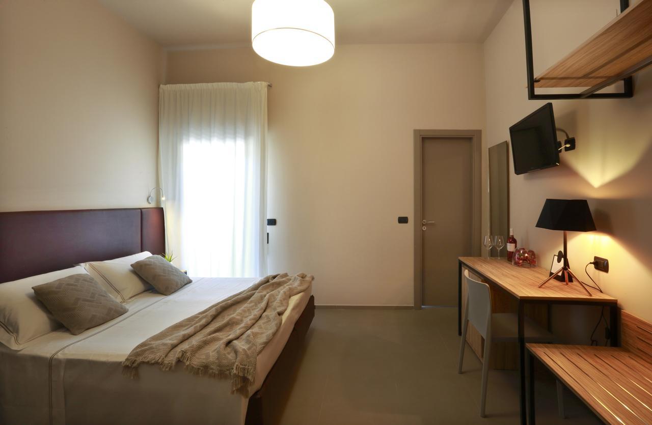 Hotel Aloisi เลชเช ภายนอก รูปภาพ